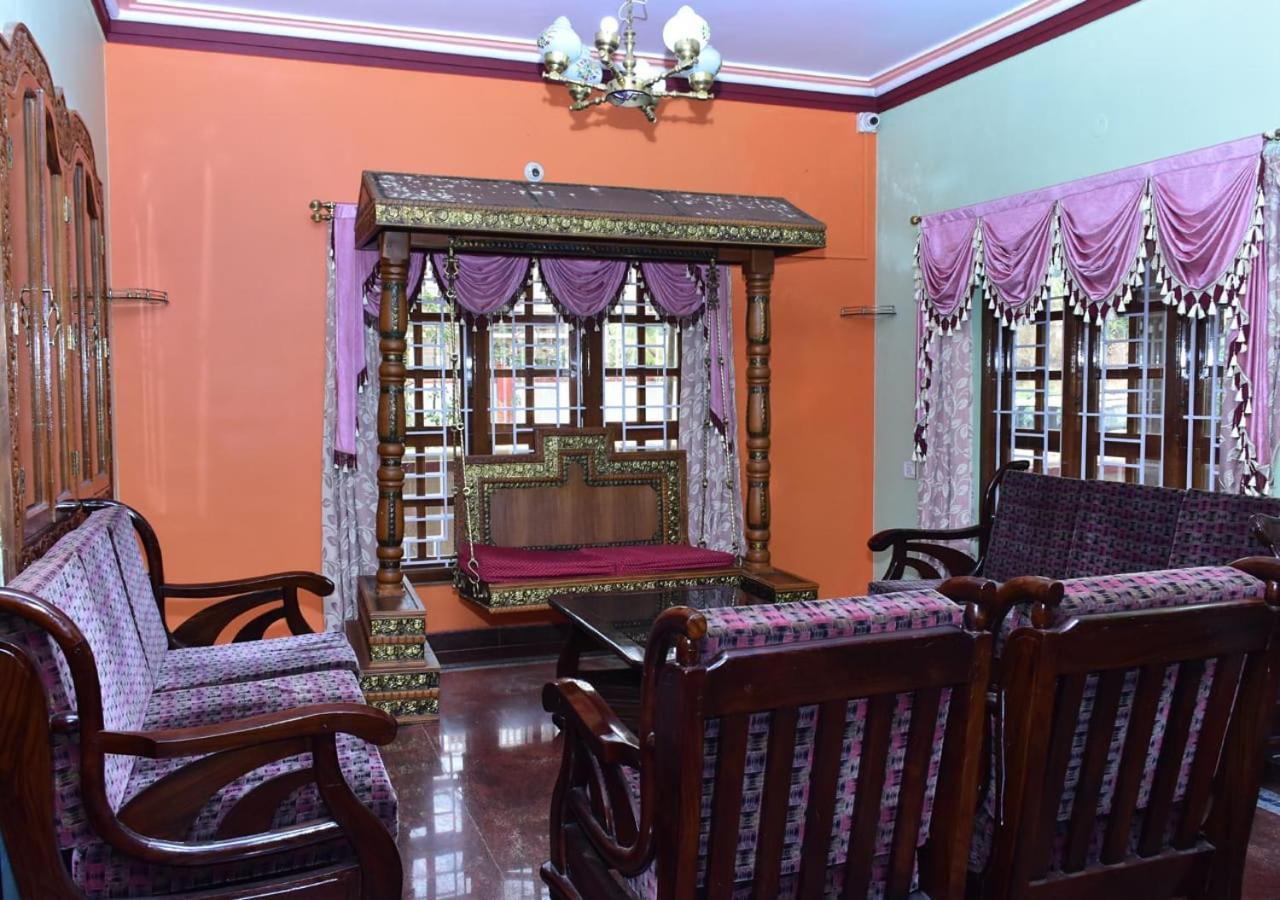 Kaveri Homestay Madikeri Bagian luar foto